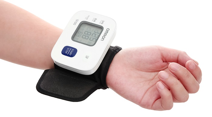 SO SÁNH CÁC LOẠI MÁY ĐO HUYẾT ÁP BẮP TAY HAY CỔ TAY LÀ LỰA CHỌN TỐT NHẤT CHO BẠN?